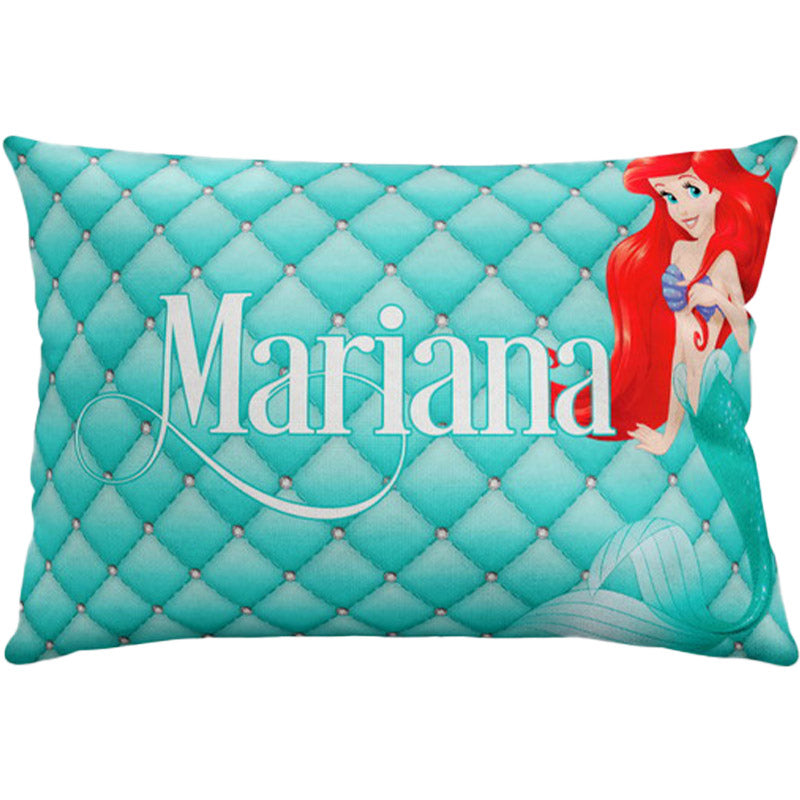 Almofada personalizada Retangular: Ariel Azul com Fundo de Losangos