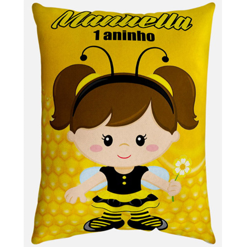 Almofada personalizada Retangular: Abelhinha Amarela com Menina