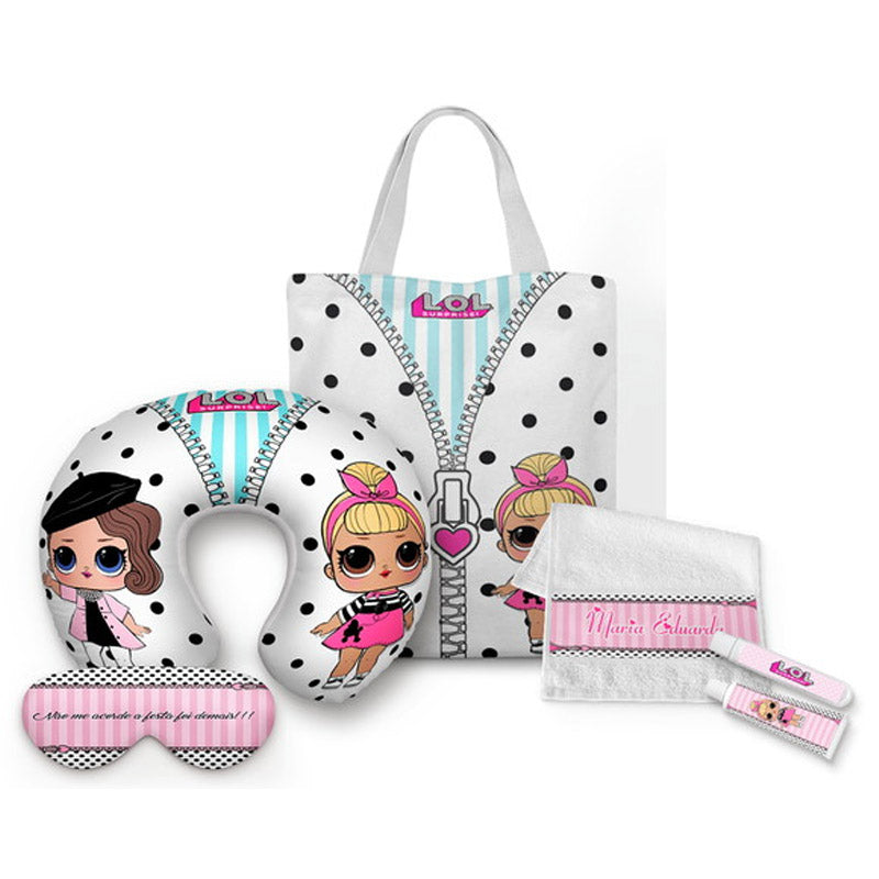 Kit LOL personalizado: almofada 20x30 cm, ecobag 25x32 cm e máscara de dormir, estampa poás e rosa.