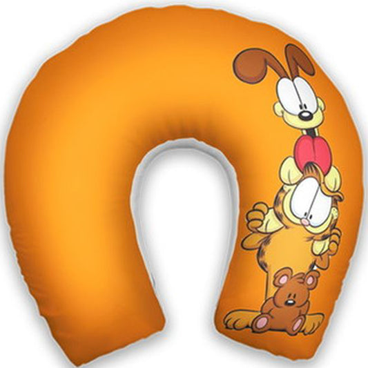 Almofada de pescoço infantil Garfield: Garfield, Odie e pequenos personagens sobre fundo laranja.