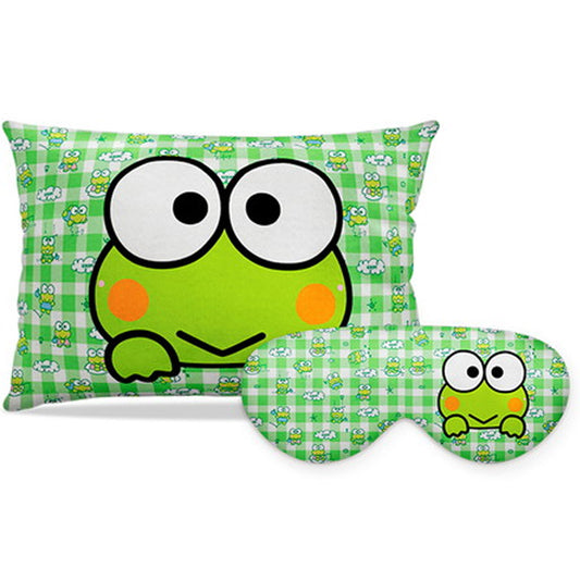 Kit Keroppi personalizado: almofada retangular e máscara de dormir, estampa xadrez verde.