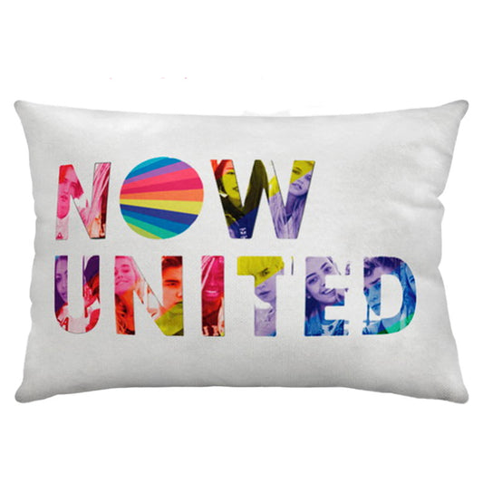 Almofada personalizada Retangular: Now United Branca com Letras Coloridas
