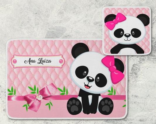Jogo americano Panda, rosa com laço e flores, com porta-prato e porta-copo.