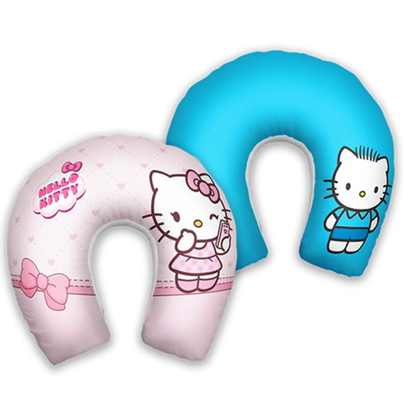 Almofada de pescoço infantil Hello Kitty: Hello Kitty, pequenos laços rosa e áreas branca e azul.