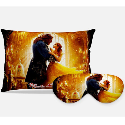 Kit A Bela e a Fera personalizado: almofada retangular e máscara de dormir, estampa dourado.