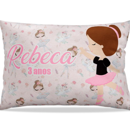 Almofada personalizada Retangular: Bailarina Rosa com Fundo Estampado