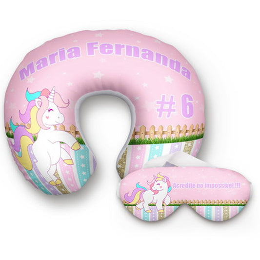 Kit infantil Unicórnio: almofada de pescoço e máscara de dormir personalizadas, estampa rosa.