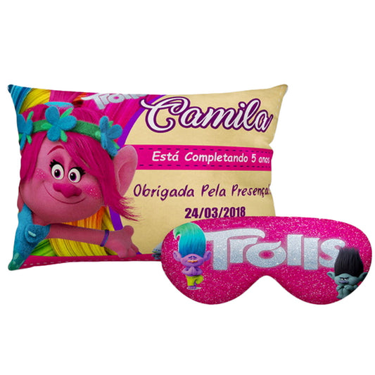 Kit Trolls personalizado: almofada retangular e máscara de dormir, estampa rosa.