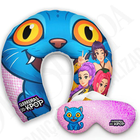 Kit infantil Guerreiras K-Pop: almofada de pescoço e máscara de dormir personalizadas, estampa gato azul.