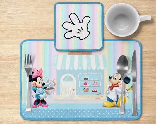 Jogo americano Mickey e Minnie, confeitaria azul, com porta-prato e porta-copo.