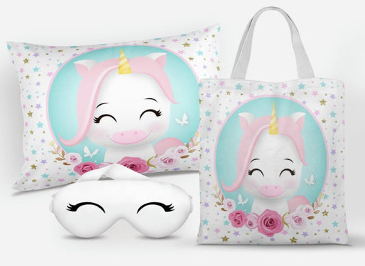 Kit Unicórnio personalizado: almofada 20x30 cm, ecobag 25x32 cm e máscara de dormir, estampa pastel.