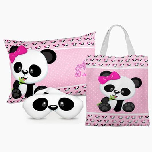 Kit Panda personalizado: almofada 20x30 cm, ecobag 25x32 cm e máscara de dormir, estampa rosa.