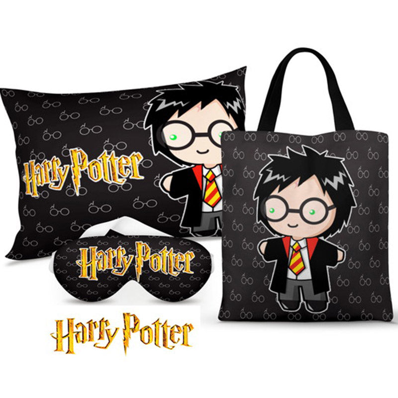 Kit Harry Potter personalizado: almofada 20x30 cm, ecobag 25x32 cm e máscara de dormir, estampa preto.