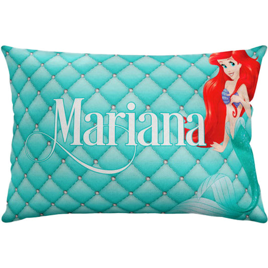 Almofada personalizada Retangular: Ariel Azul com Fundo de Losangos