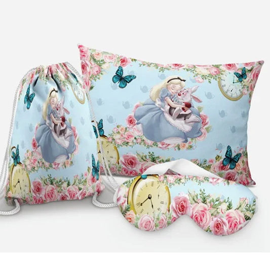 Kit Alice, azul com flores, com almofada, sacochila e máscara de dormir.