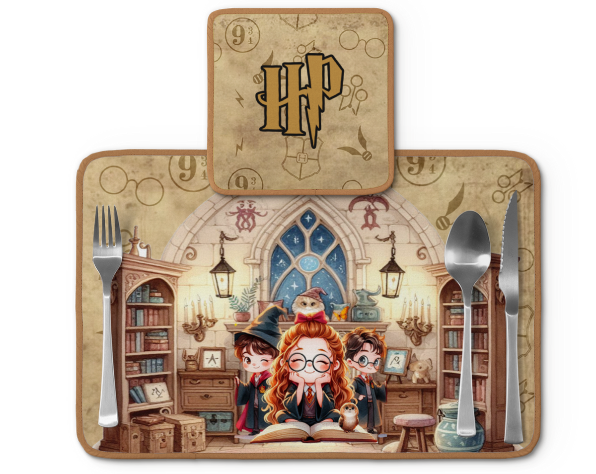 Jogo americano Harry Potter, biblioteca em tons bege, com porta-prato e porta-copo.