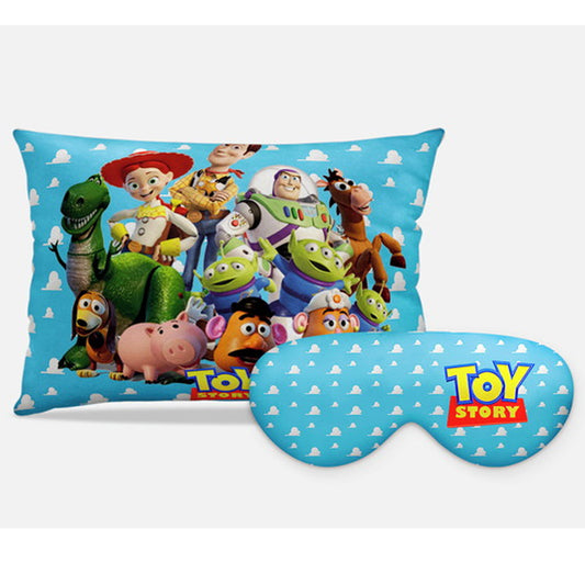 Kit Toy Story personalizado: almofada retangular e máscara de dormir, estampa azul com poás.