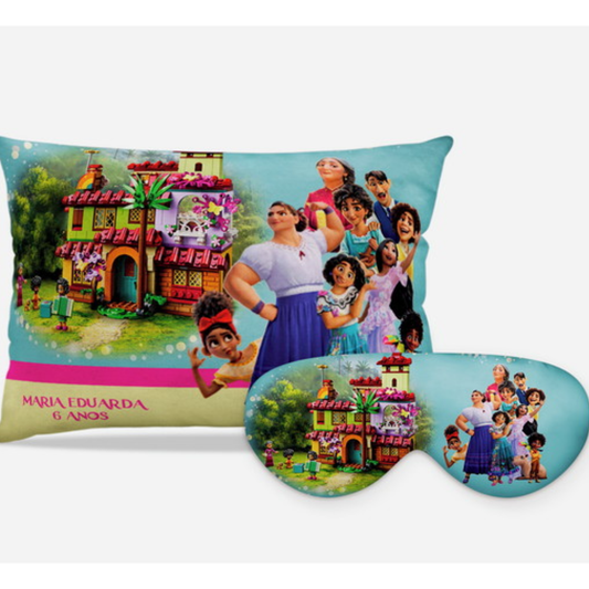 Kit Encanto personalizado: almofada retangular e máscara de dormir, estampa azul.