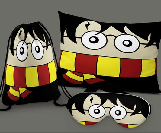 Kit Harry Potter, preto com cachecol, com almofada, sacochila e máscara de dormir.