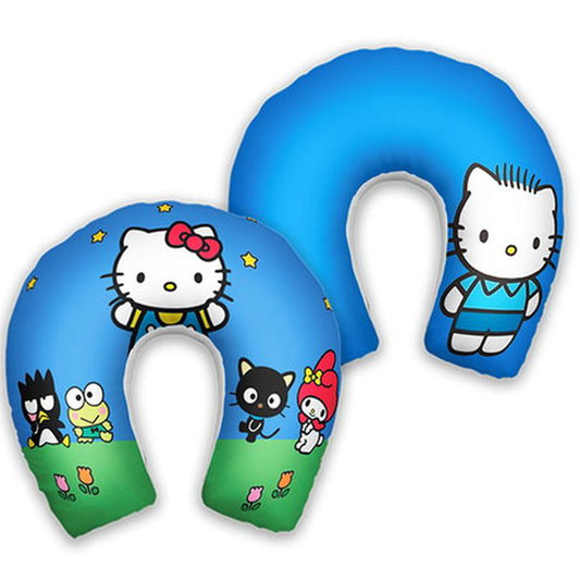 Almofada de pescoço infantil Hello Kitty: Hello Kitty e amigos, com áreas azuis e verdes.