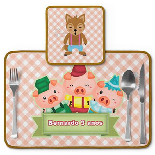 Jogo americano Três Porquinhos, xadrez rosa com lobo, com porta-prato e porta-copo.