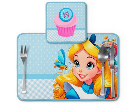 Jogo americano Alice, azul com cupcake rosa, com porta-prato e porta-copo.