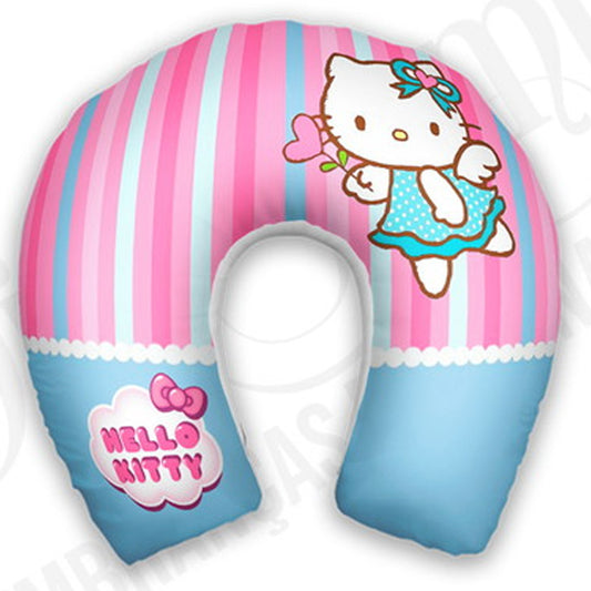 Almofada de pescoço infantil Hello Kitty: Hello Kitty e listras verticais rosa, brancas e azuis.
