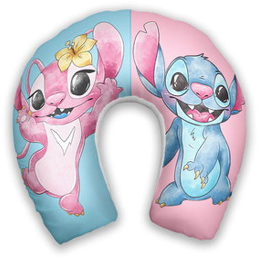 Almofada de pescoço infantil Stitch e Angel: Stitch e Angel sobre fundo azul e rosa.