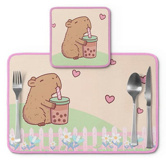 Jogo americano Capivara, rosa com corações, com porta-prato e porta-copo.